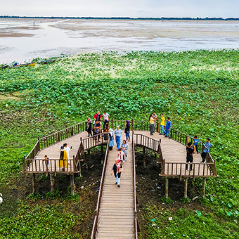 برق کار در آبکنار